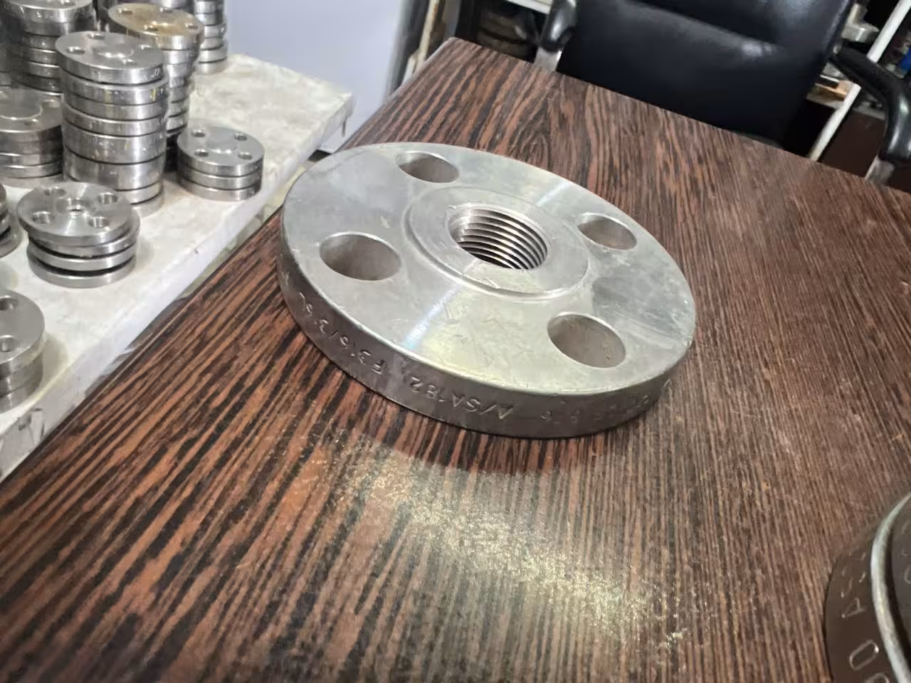 فلنج تبدیلی دنده3/4" ریس فیس کلاس   150LBS به 1/2" دنده از جنس SA182F304/ F304L,ANSIB16.5,فابریک