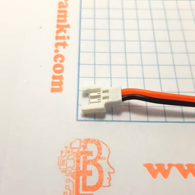 فیش سوکت سفید کوادکوپتر نری