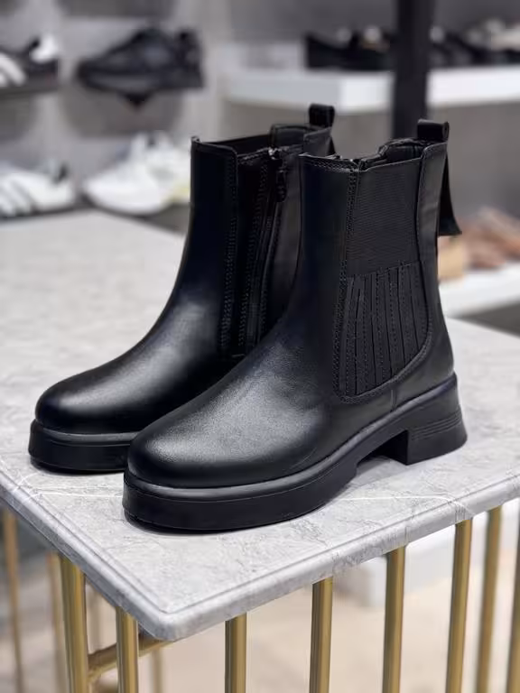 نیم بوت ساده کشدار کد n5-107 سایز 40