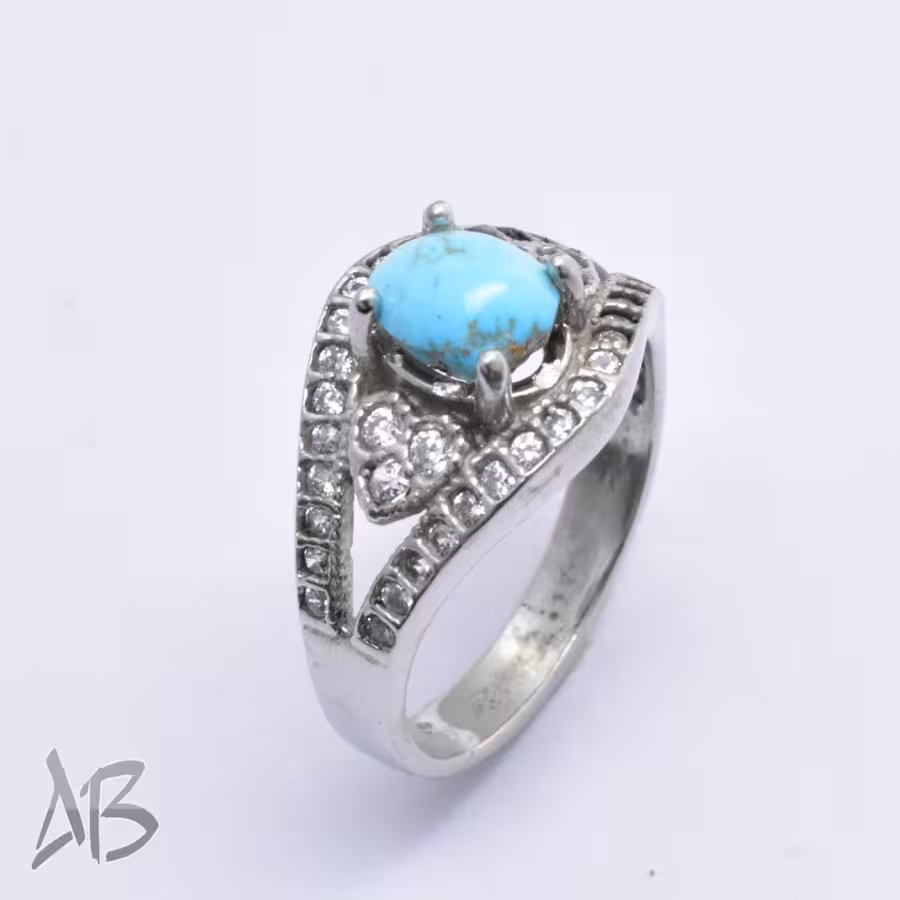 انگشتر نقره زنانه فیروزه نیشابور اصل با رکاب نگین‌دار و جذاب آقابزرگ کد 317