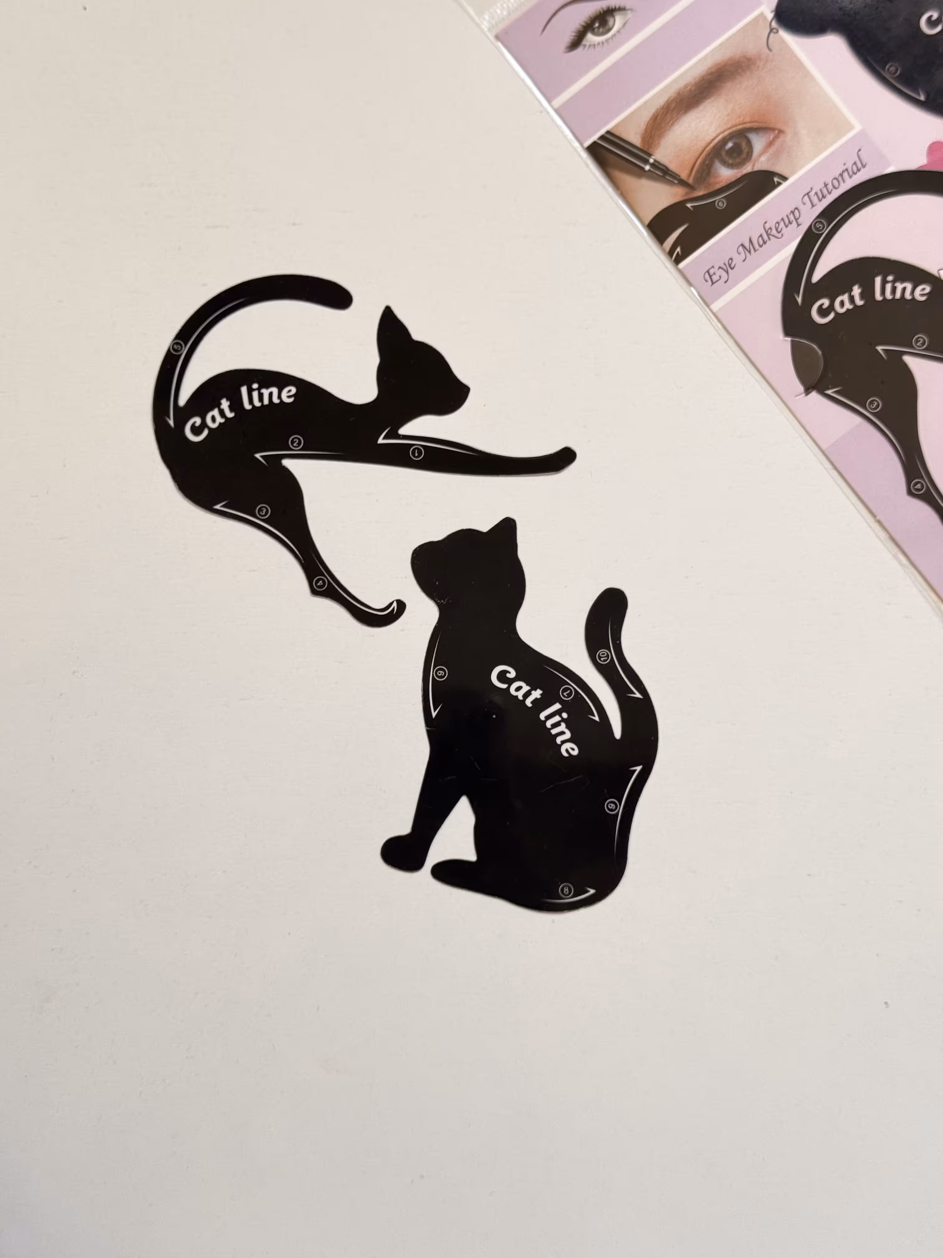 شابلون خط چشم و سایه مدل گربه