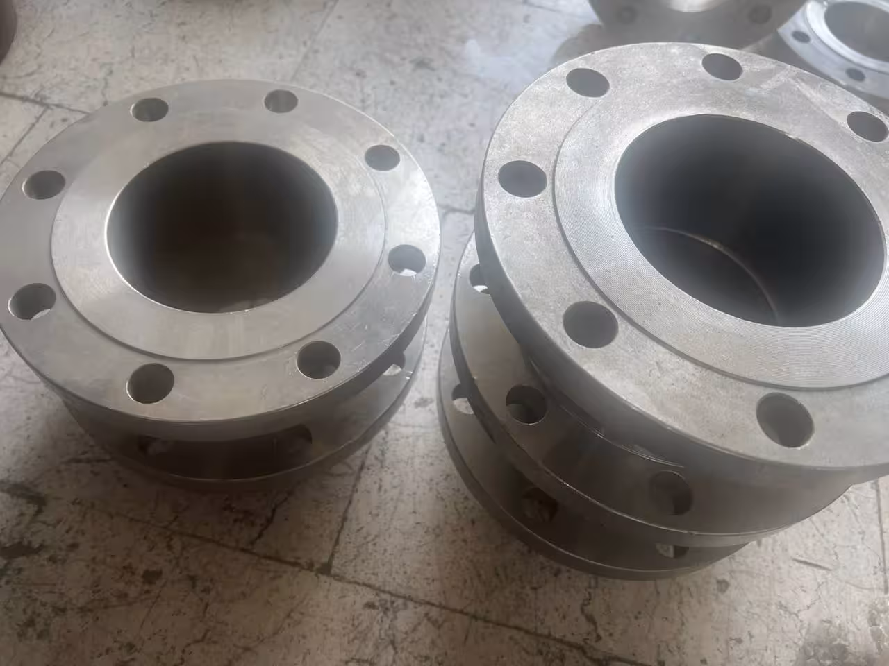 فلنج گلودار 5" اینچ کلاس 150 رده 40 اس از جنس SA182F316/316L