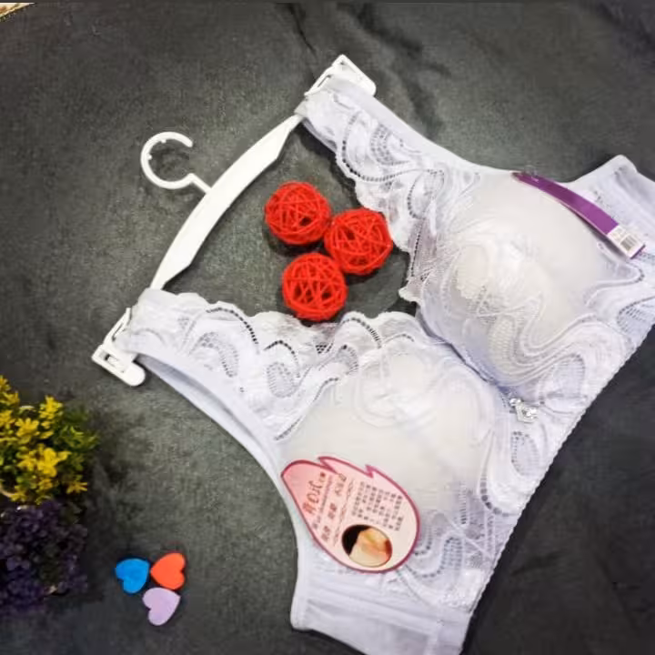 سوتین گن دار  چهار غزنه محکم و خوش ایست سایز بندی از 80 تا 95