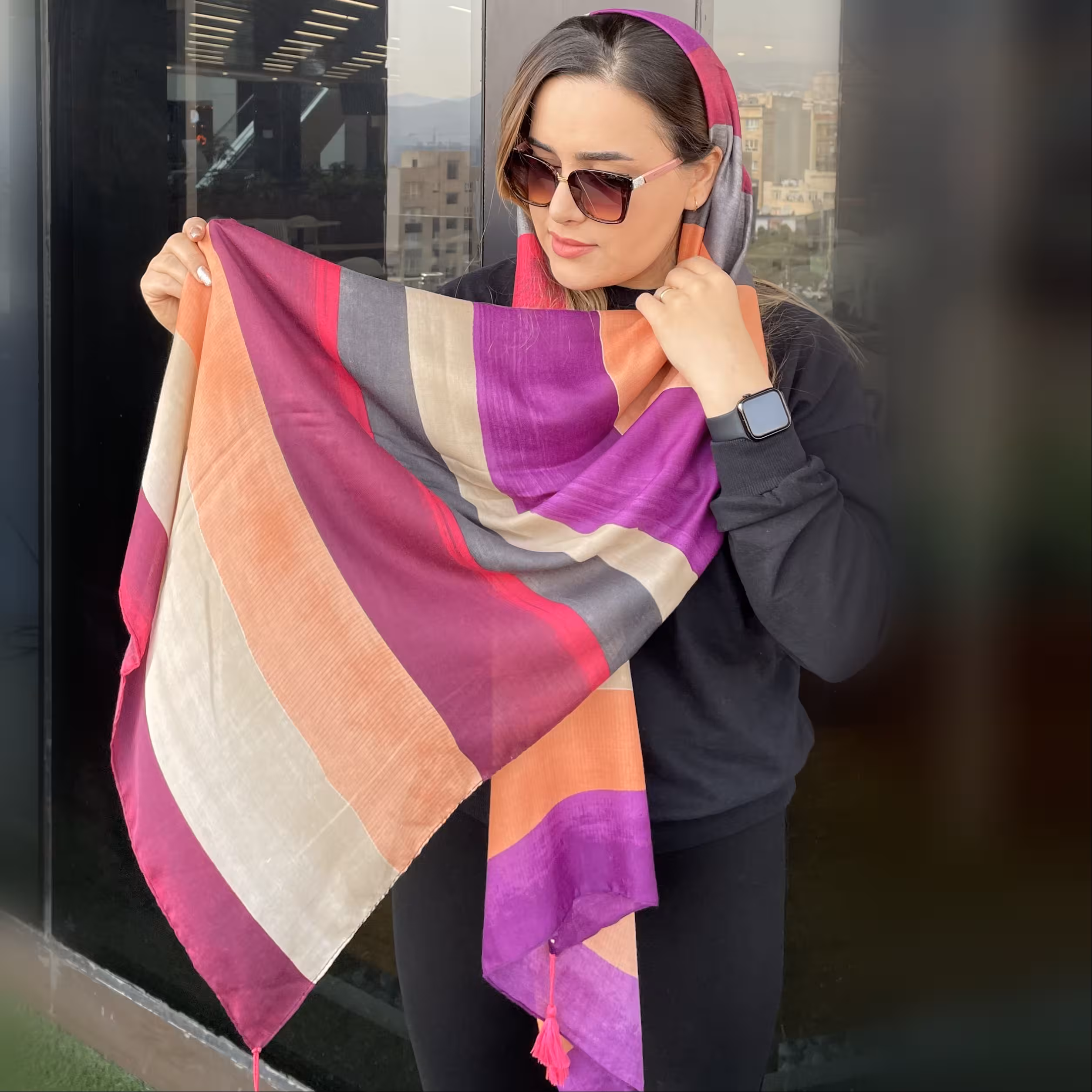 شال نخی وارداتی صابونی منگوله دار با رنگ بندی کامل مخصوص استایل بهاره