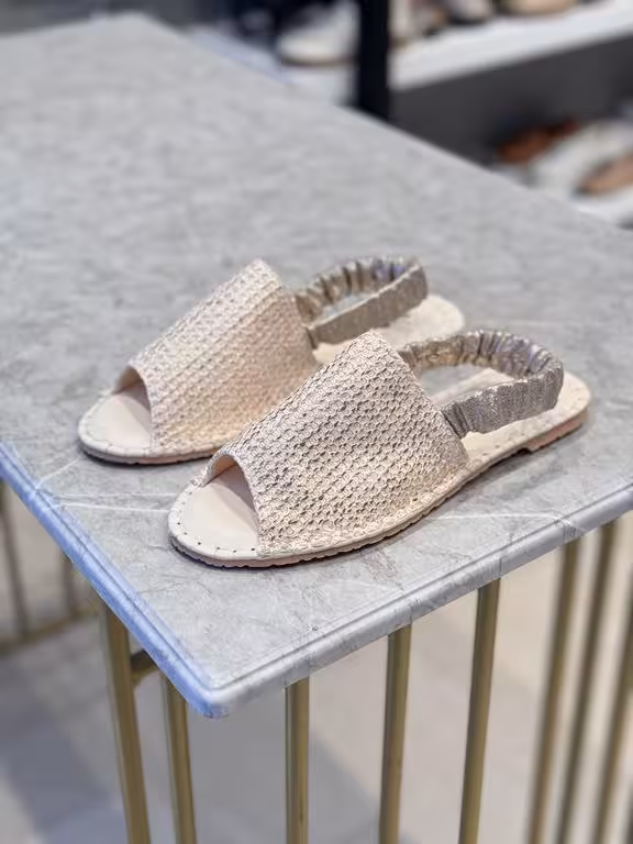 صندل زنانه طبی کد ss195 رنگ کرم سایز 40
