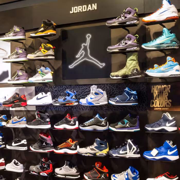 چراغ دیواری نئون دیزاین طرح Jordan_WHT