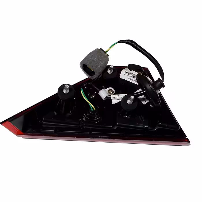 چراغ خطر عقب صندوق راست خودرو کروز پلاس کد CR 50630801 مناسب برای شاهین