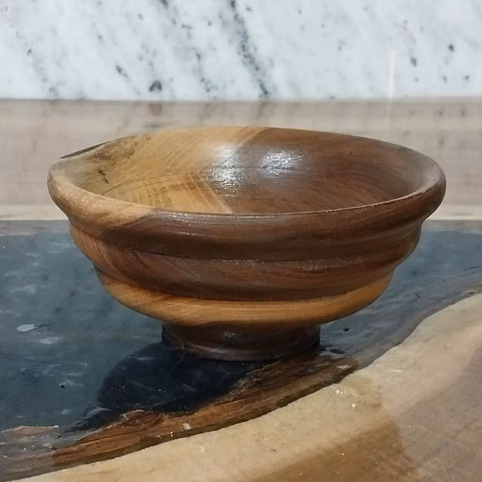 کاسه چوبی