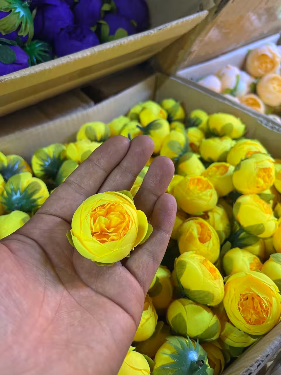 سرگل پیونی سایز کوچک رنگ زرد جیغ 10عددی