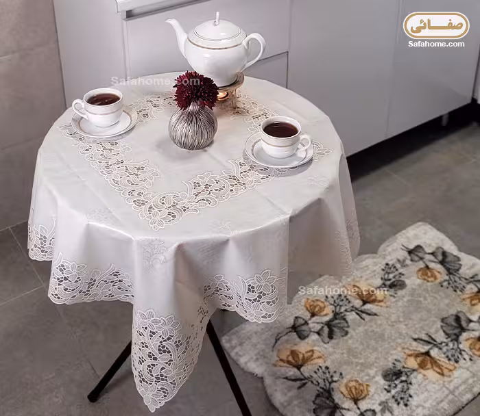 سفره گل برجسته حاشیه گیپور سفید