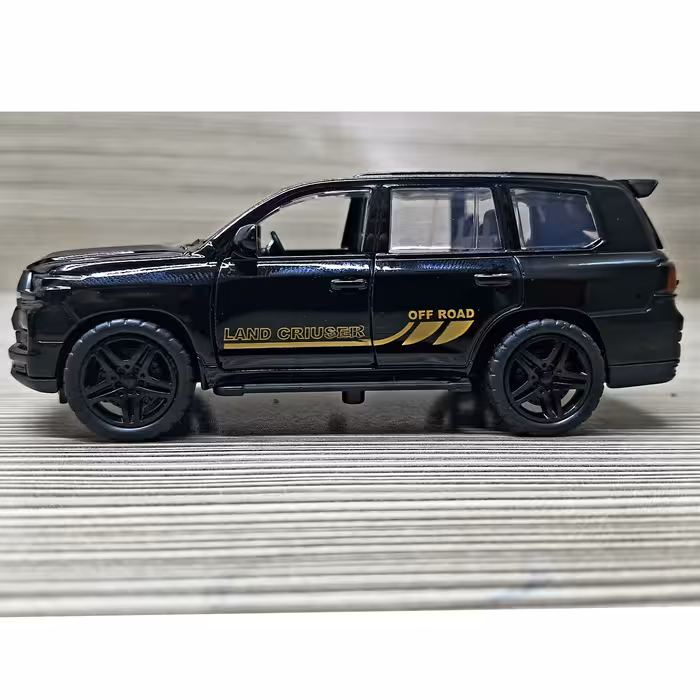 ماشین بازی مدل فلزی لندکروز طرح land criuser