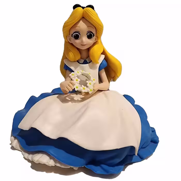 فیگور شخصیت آلیس در سرزمین عجایب (Alice in Wonderland)
