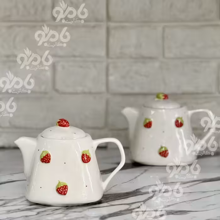 قوری سرامیکی کف مربع توت فرنگی برجسته