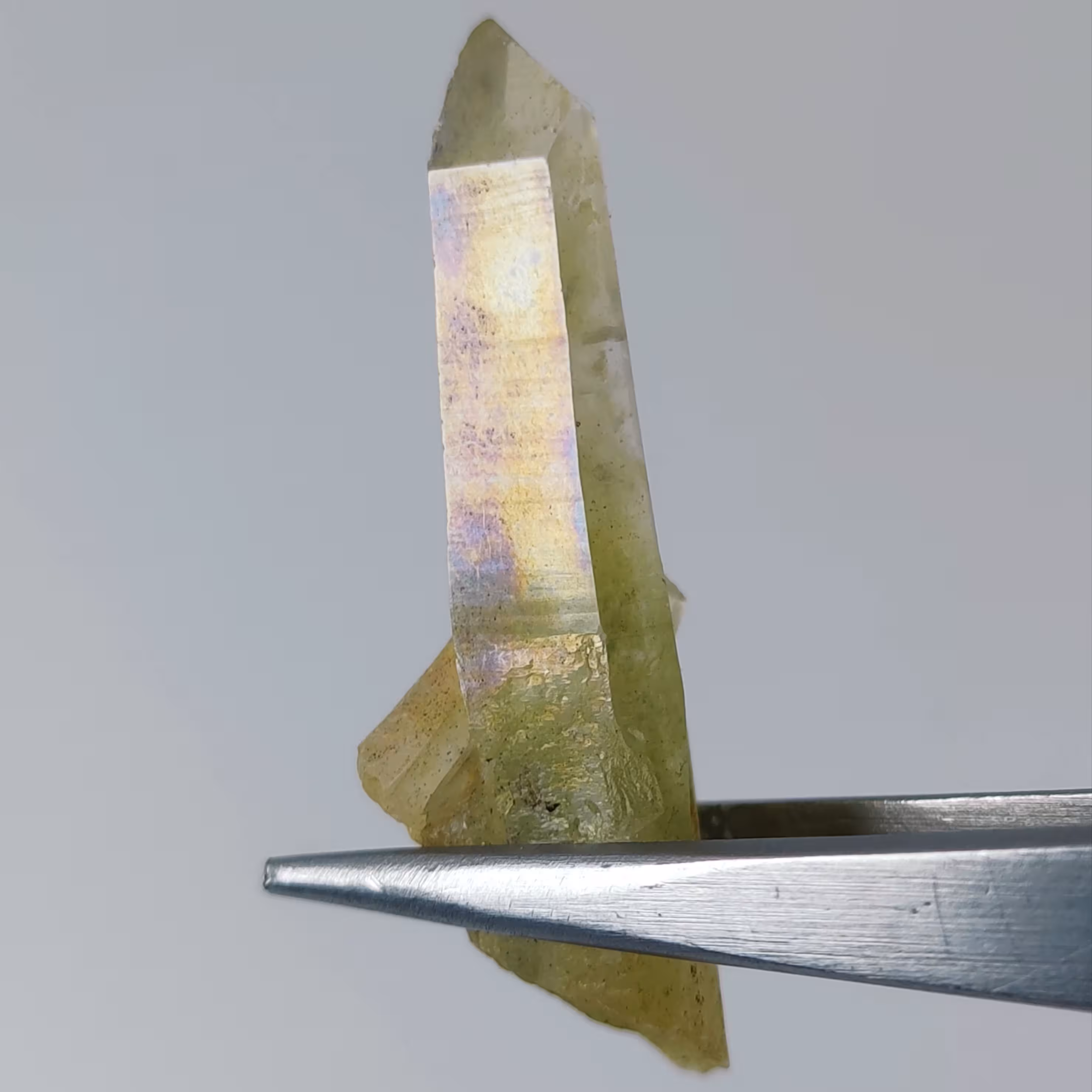 بلور شفاف سنگ کوارتز معدنی تیتانیوم دار طبیعی            