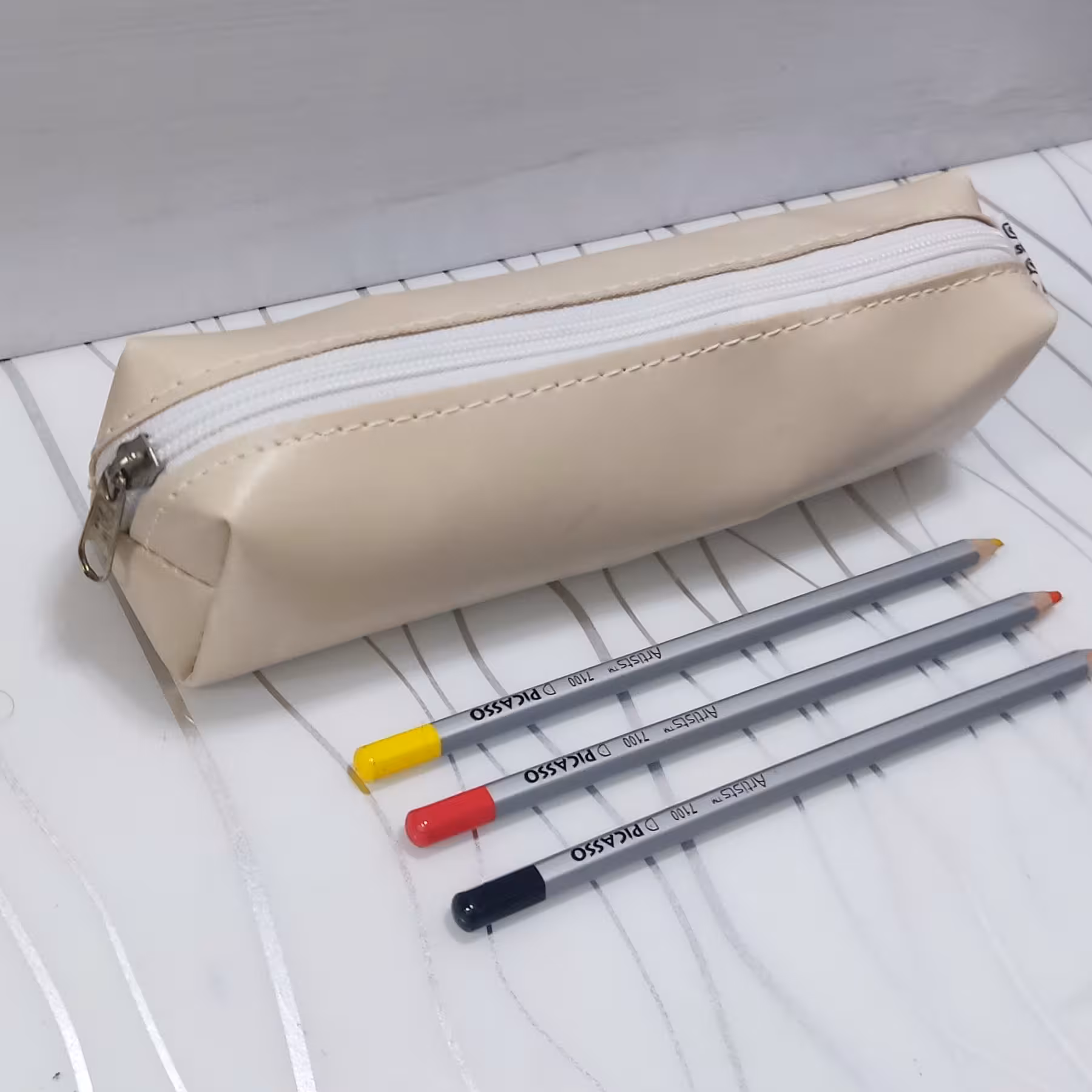 جامدادی از چرم مصنوعی  در اندازه 20  5  5