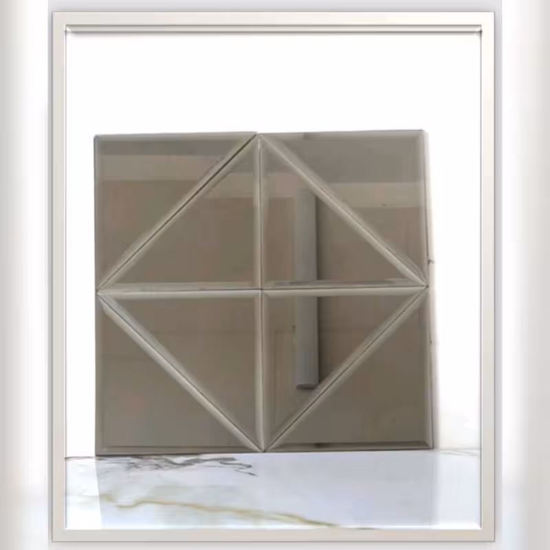 تایل آینه ای مثلثی کد T2003،ابعاد30در30 cm پشت چسبدار کاملآ نسوز و ضدآب (پس کرایه)