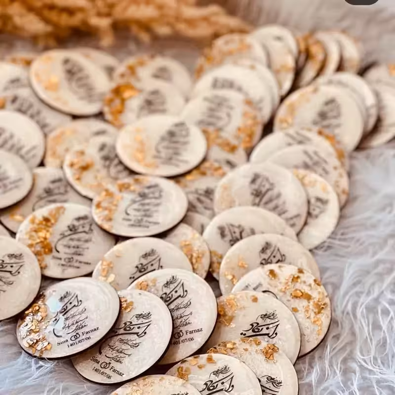 گیفت عقد وعروسی  رزینی درابعاد وطرح های مختلف