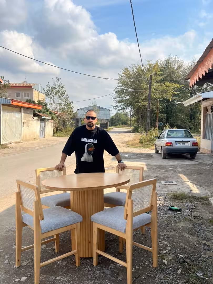 میزناهارخوری پایه شیاردار