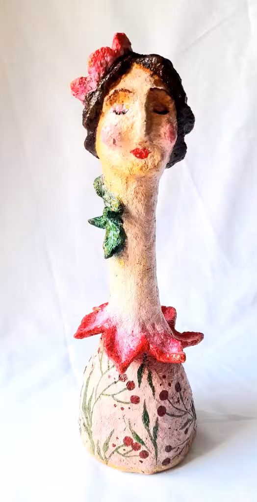 مجسمه بانوی گل