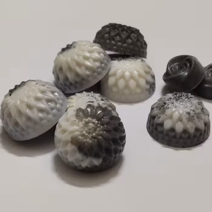 صابون زغال فعال و خاک رس  برای رفع جوش و آکنه اسکراپی مناسب و سرشار از مواد معدنی آنتی باکتریال  شفاف کننده