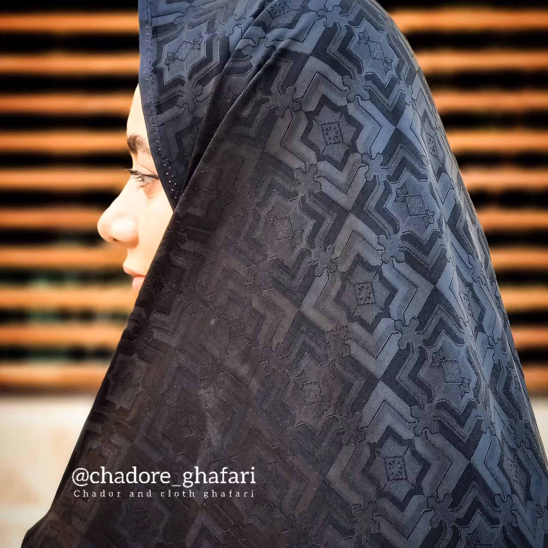 چادر مشکی گلدار