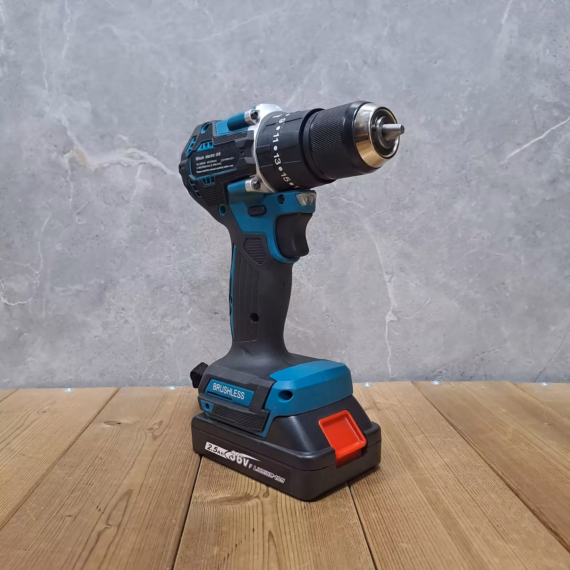 دریل شارژی چکشی براشلس صنعتی باس مدل LIFE _ STYLE مجموعه 28 عددی