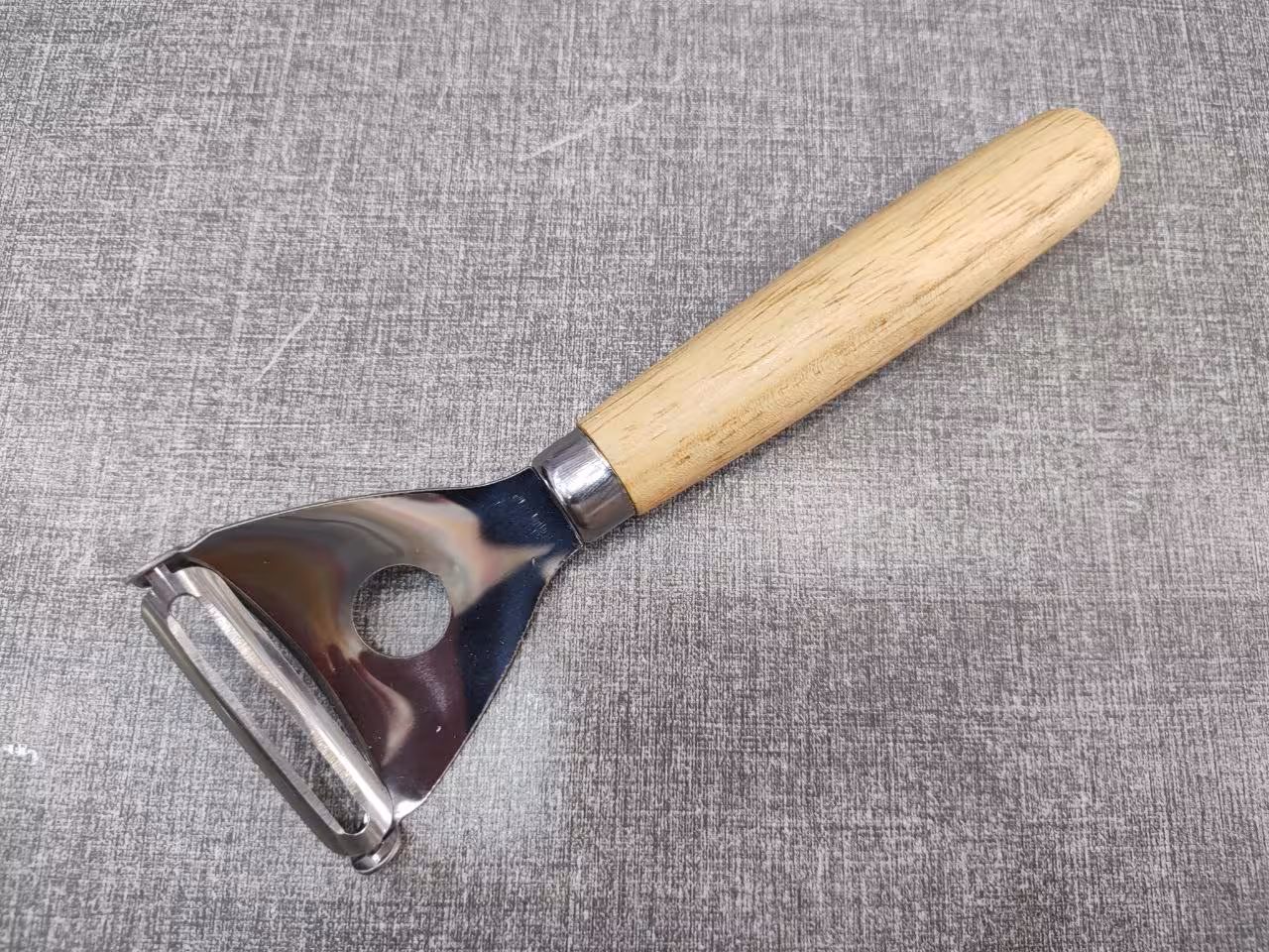 پوستکن دسته چوبی لیبل دار