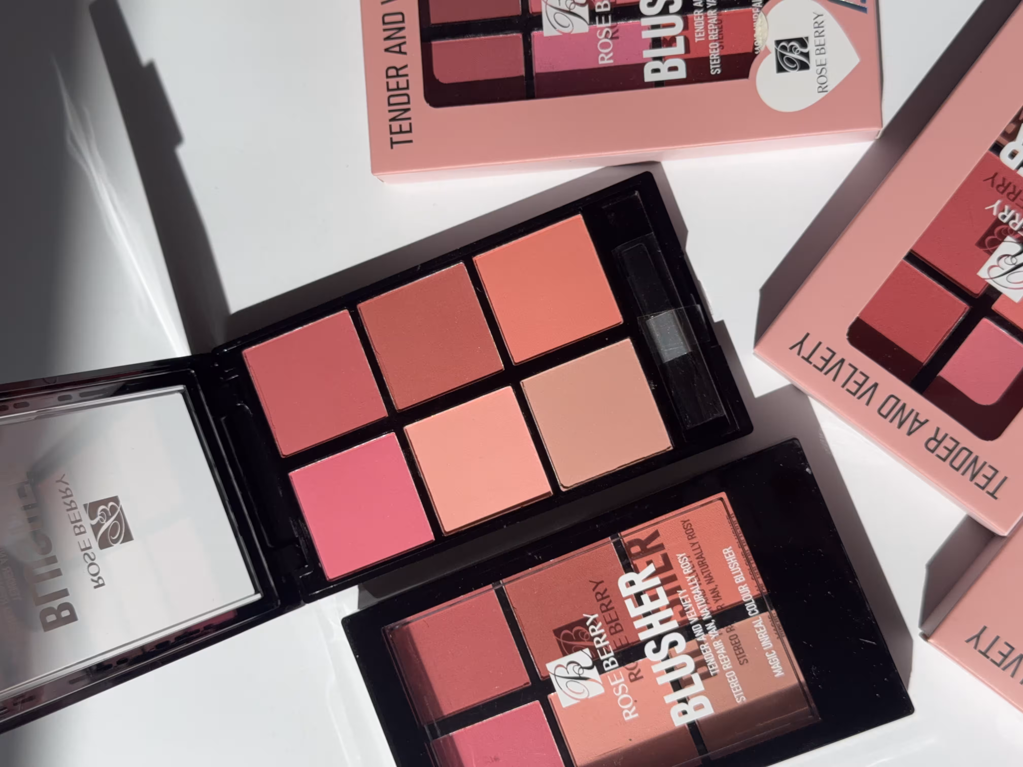 پالت رژگونه 6 رنگ  به همراه براش rose berry