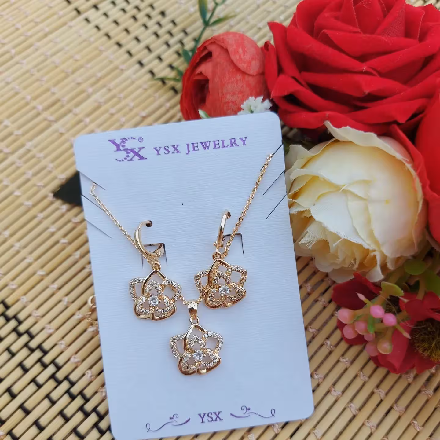 نیم ست برندوای اس ایکس رنگ ثابت طرح طلاعیار18کیفیت عالی ارسال رایگان کد3