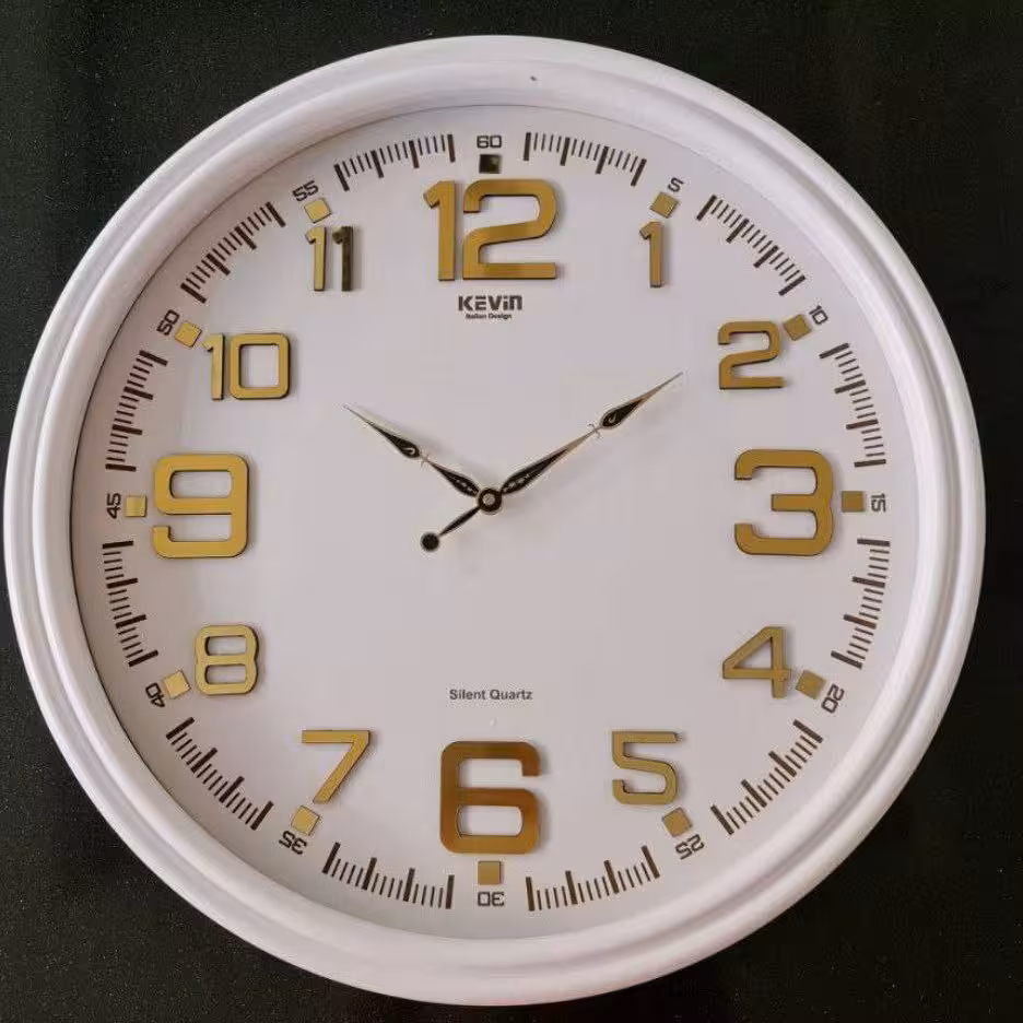 ساعت دیواری کوین تمام چوبی سفید کد 3205 با اعداد طلایی