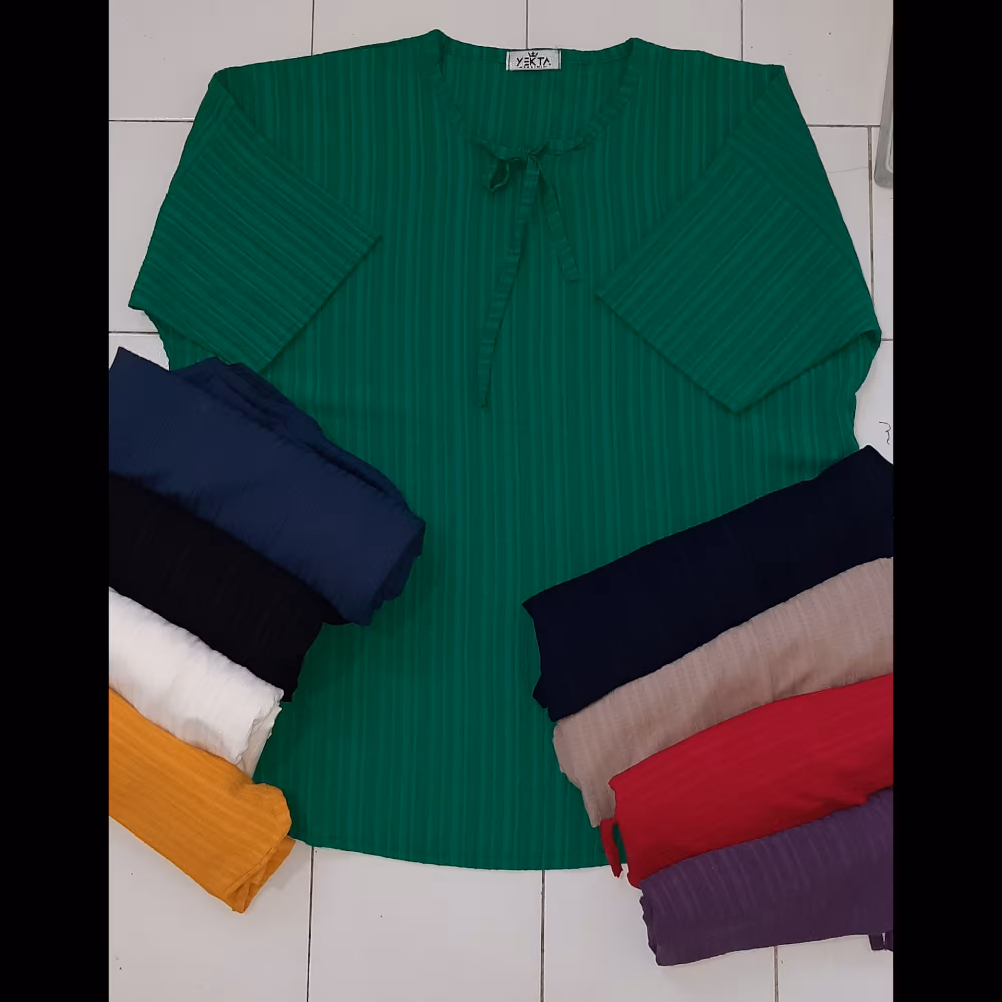 مانتو دخترانه استین ربع جنس کراش در رنگ بندی متنوع ارسال رایگان