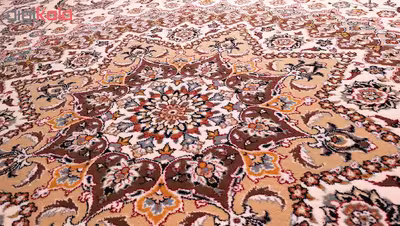 فرش ماشینی زمرد مشهد مدل نایین زمینه کرم