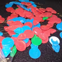 سوزن نخ کن بسته 10 تایی رنگارنگ (خرازی و خیاطی )