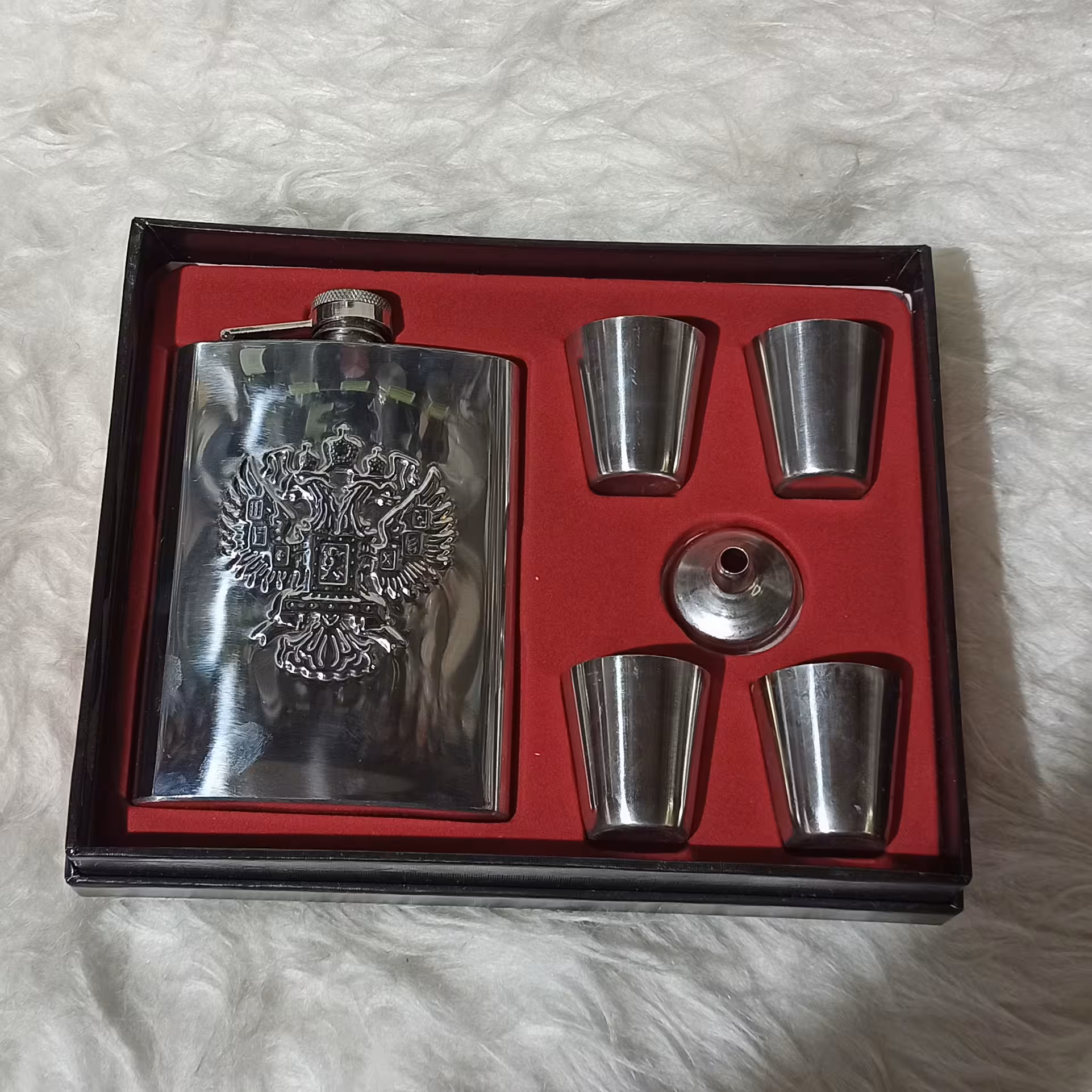 ست بطری فلزی کادویی با جعبه مخصوص نقره ای رنگ