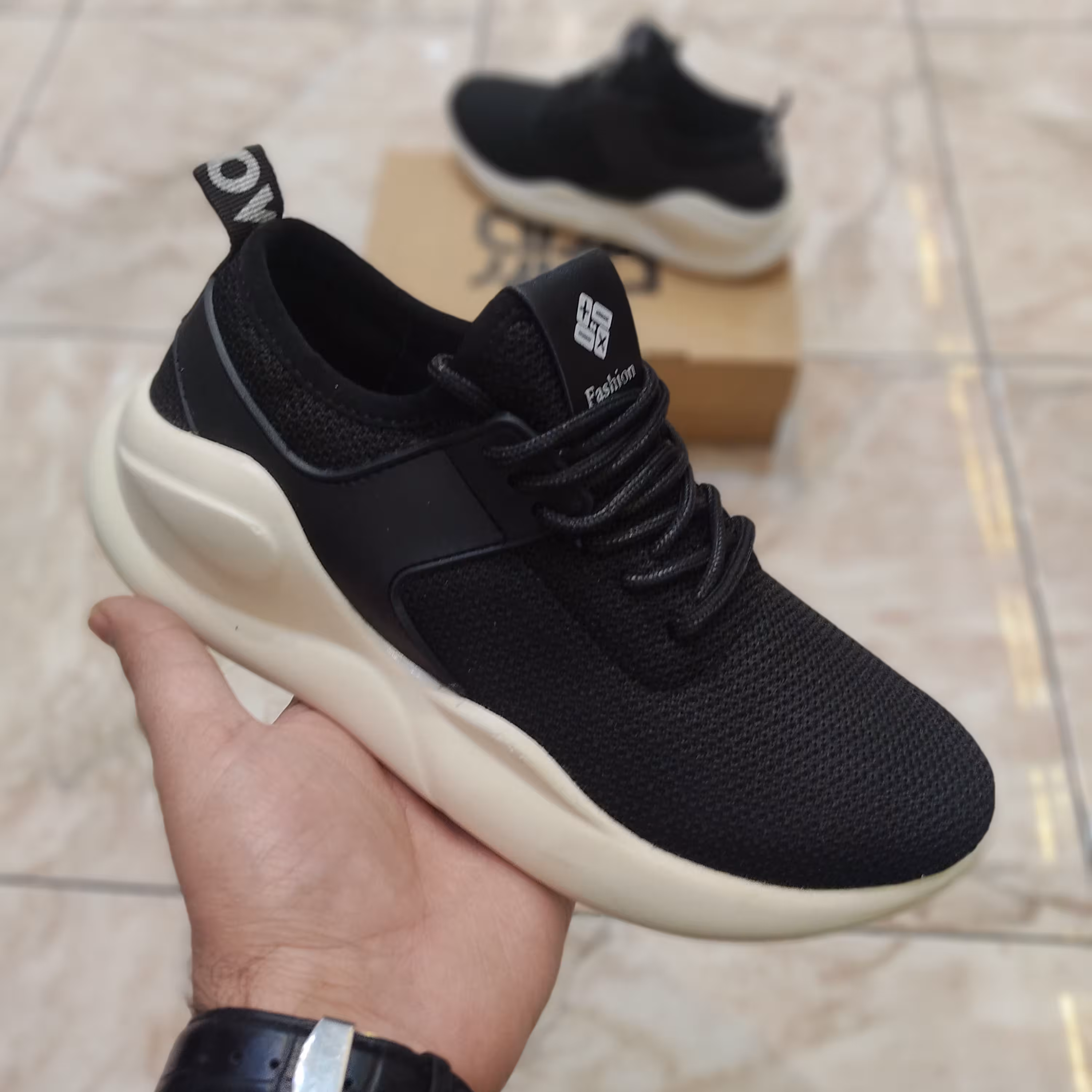 کتونی راحتی