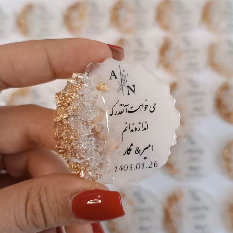 گیفت رزینی همراه با جعبه جدید و خاص