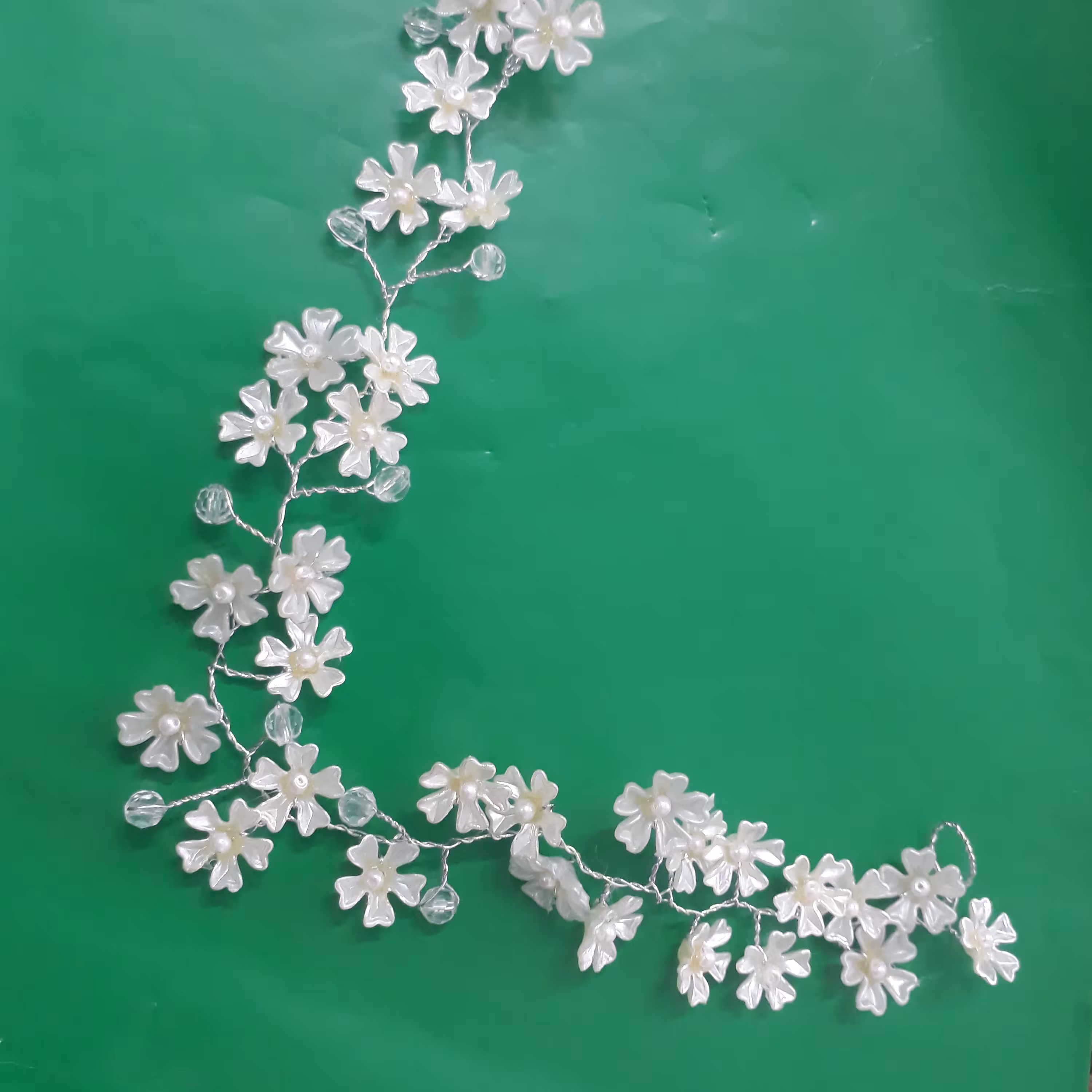 ریسه مروارید ی  وزن 3 رنگ سفید  برای دختر های خوب