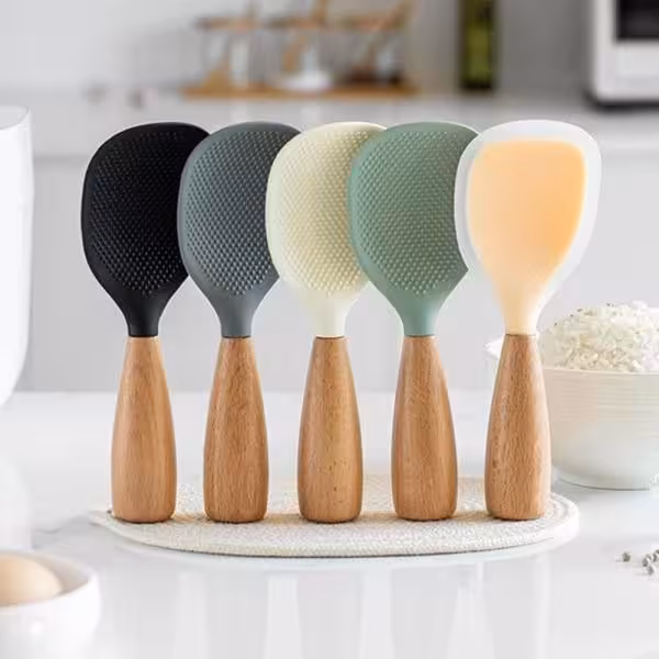 كفگير سليكونى دسته چوبى A 105