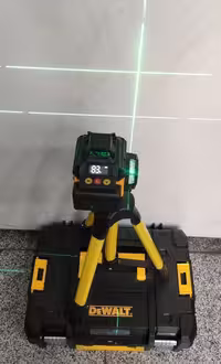 تراز لیزری 360 درجه نور سبز شارژی طرح دیوالت مدل TM-4D21VF