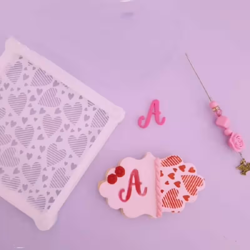 شابلون و استنسیل کوکی و کیک طرح قلب و خط