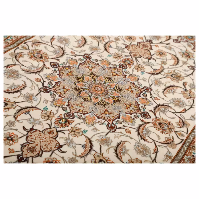 فرش دستبافت دو و نیم متری مدل چله و گل ابریشم اصفهان کد 442382