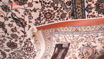 فرش ماشینی زمرد مشهد مدل نایین زمینه کرم