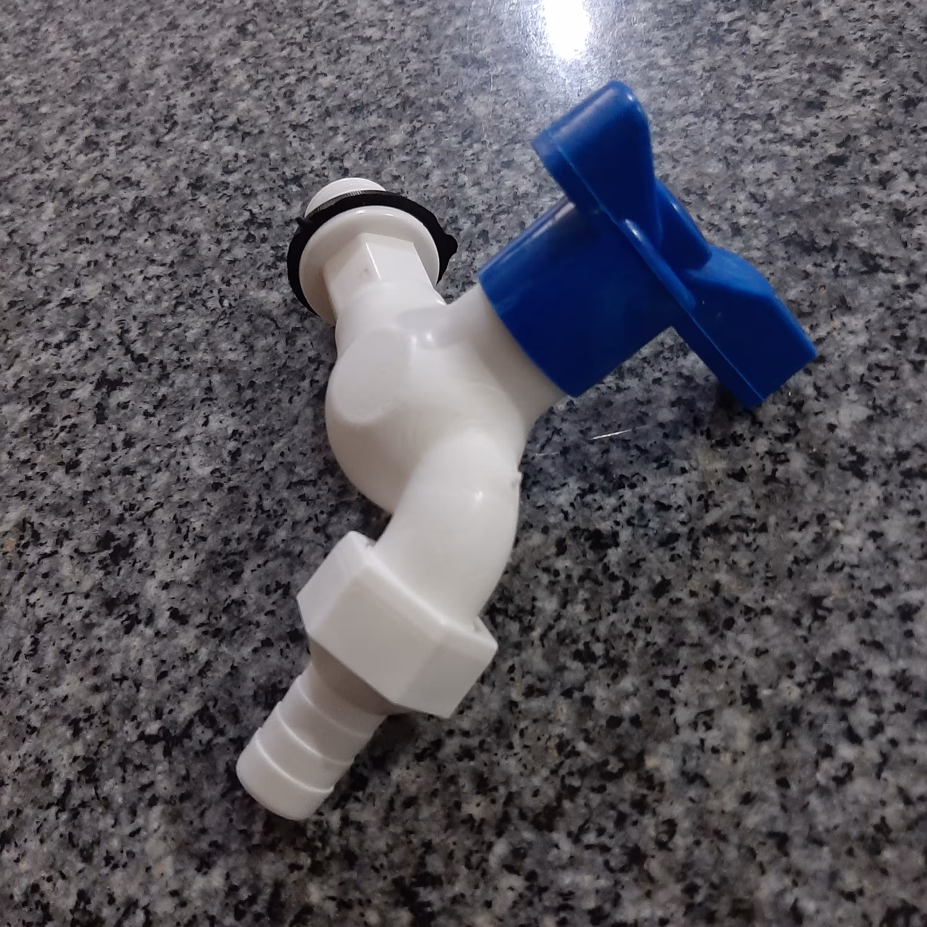 شیر  حیاطی پلاستیکی