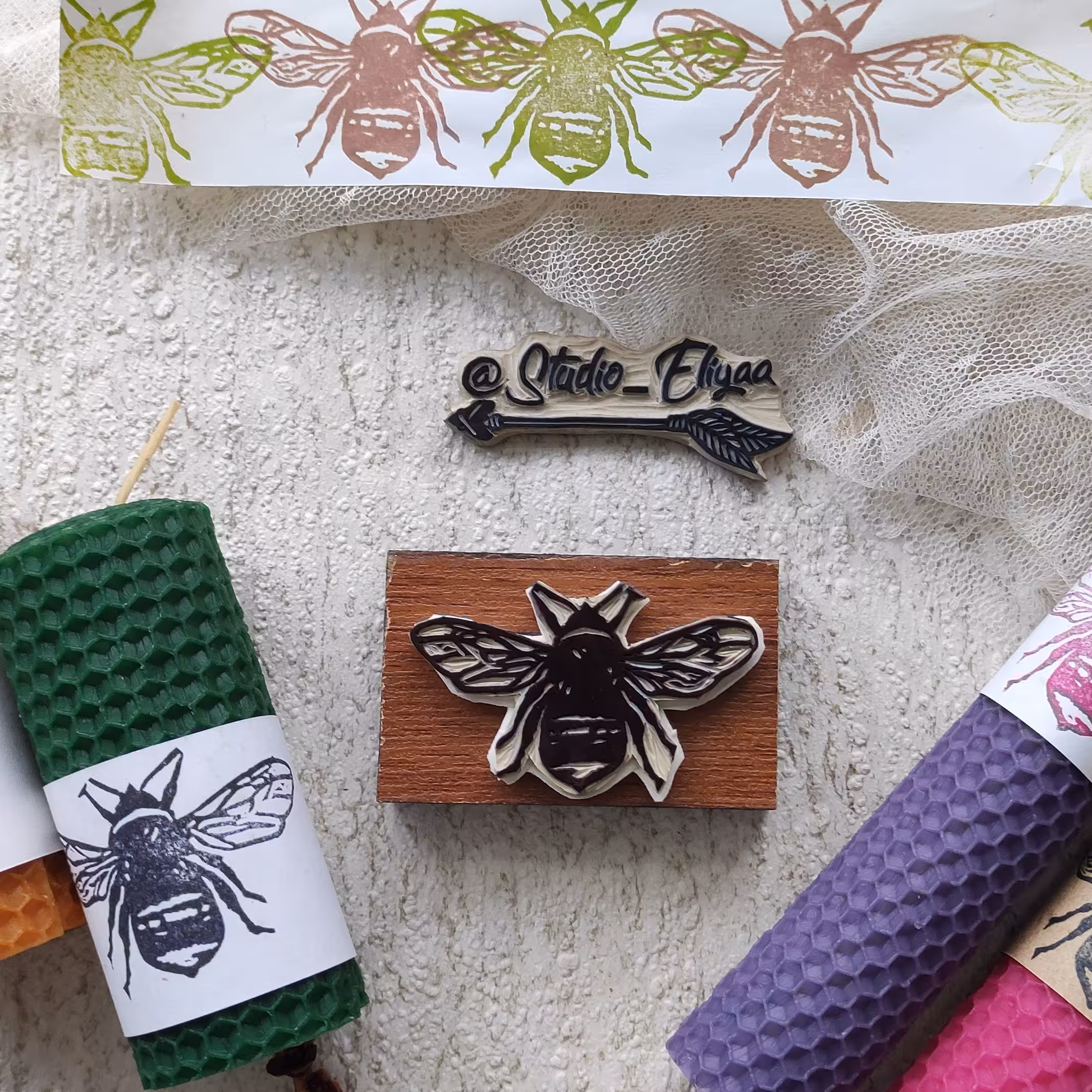 مهر دستساز  زنبور عسل بزرگ