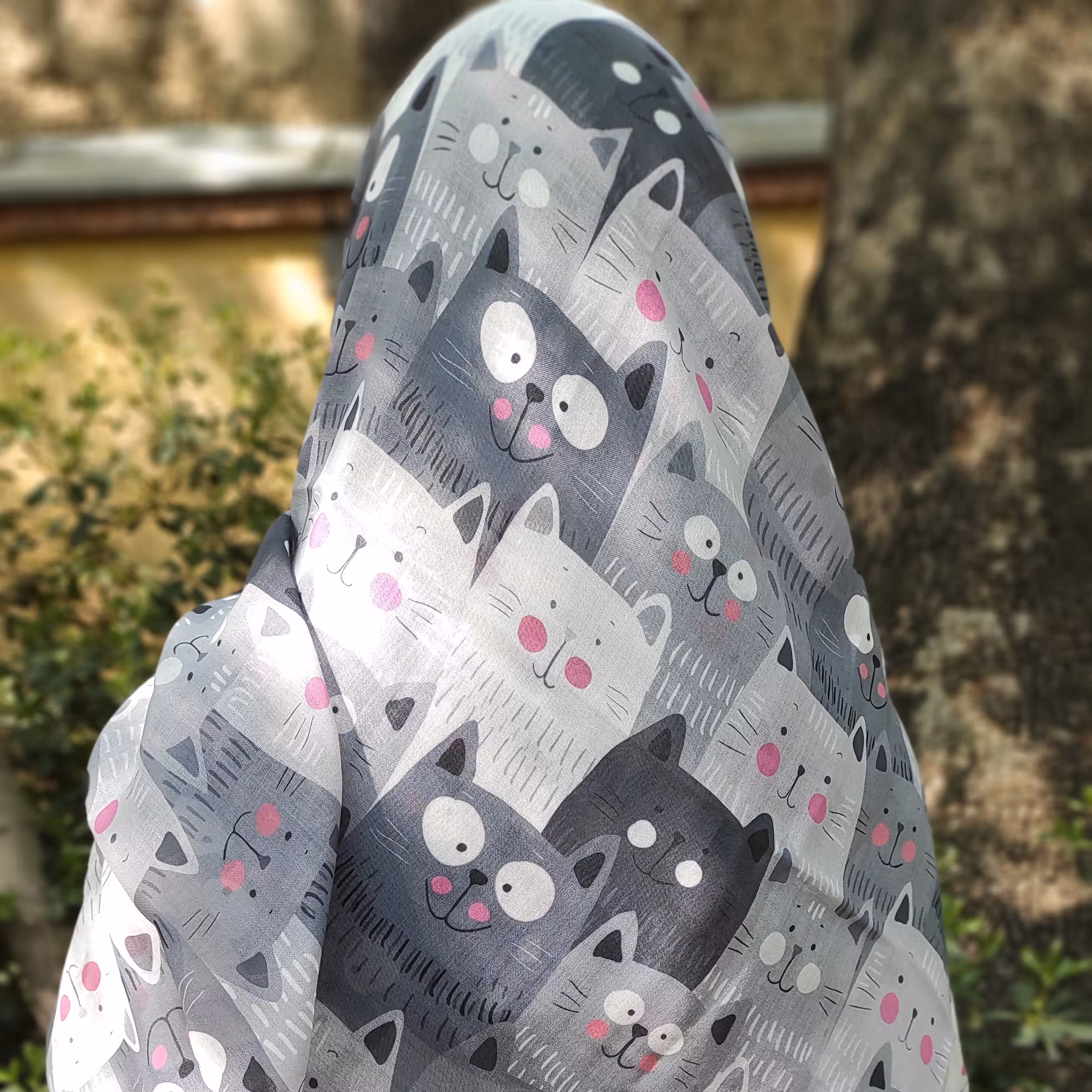 روسری چاپی طرح گربه طوسی