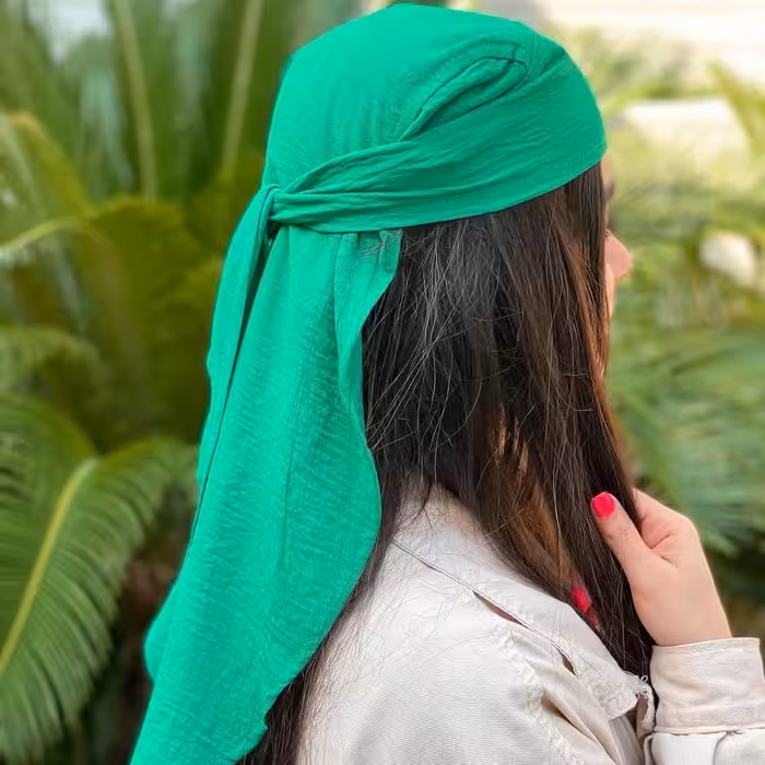 دورگ عربی دستمال سر بسیار زیبایی که رنگبندی بسیار خوبی داره سبک و خنک رنگ مشکی موجوده