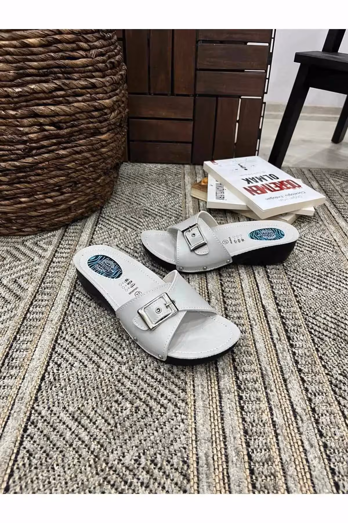 صندل راحتی خانه طبی زنانه با کفی تمام اورتودنسی مناسب برای پاشنه‌درد – 6999