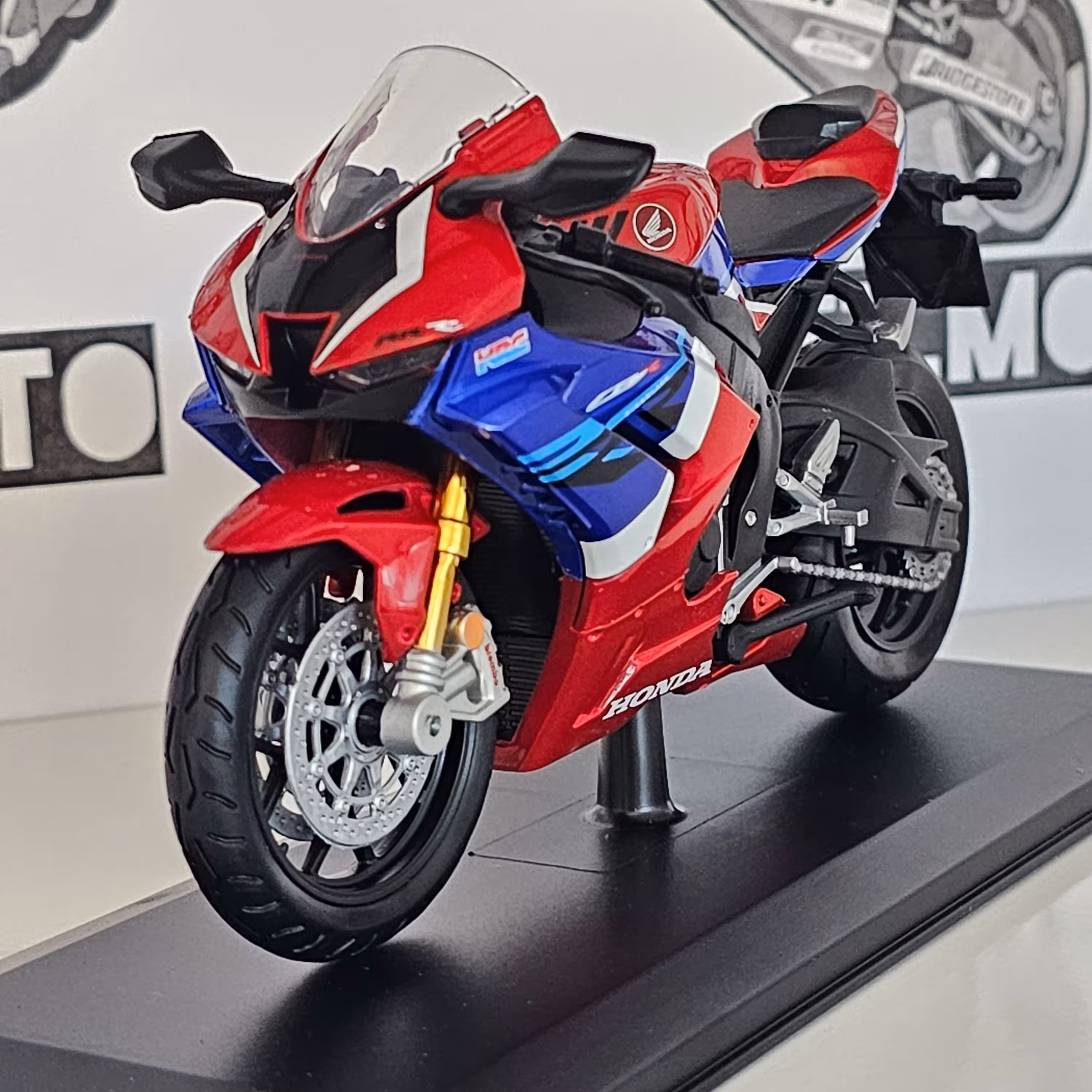 ماکت موتور هوندا سی بی ار 