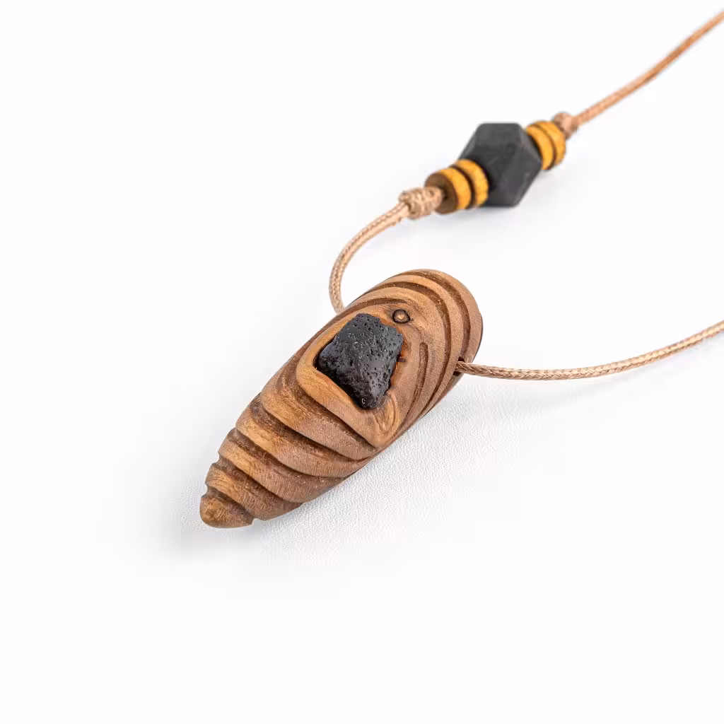 گردنبند چوب سنجد و سنگ لاوا (نامنظم)