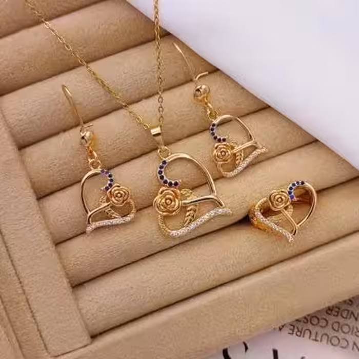 نیم ست و انگشتر.